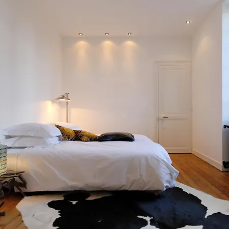 Sleeps 26 Pool Air Con Marthon